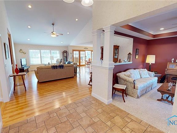 3rd image of 2119 Pinehurst Trl