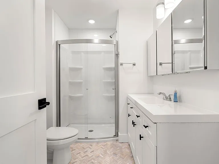 349 W 4th St #3 — Photo 4