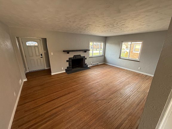 2nd image of 420 Shadowlawn Ave