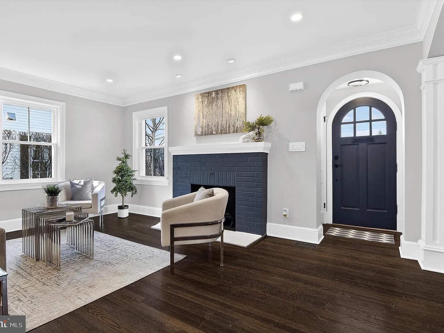 6 bed, 3173 sqft, $8,490 — Photo 4