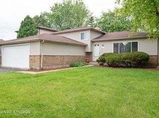 217 Buli Ln, Bolingbrook, IL 60490