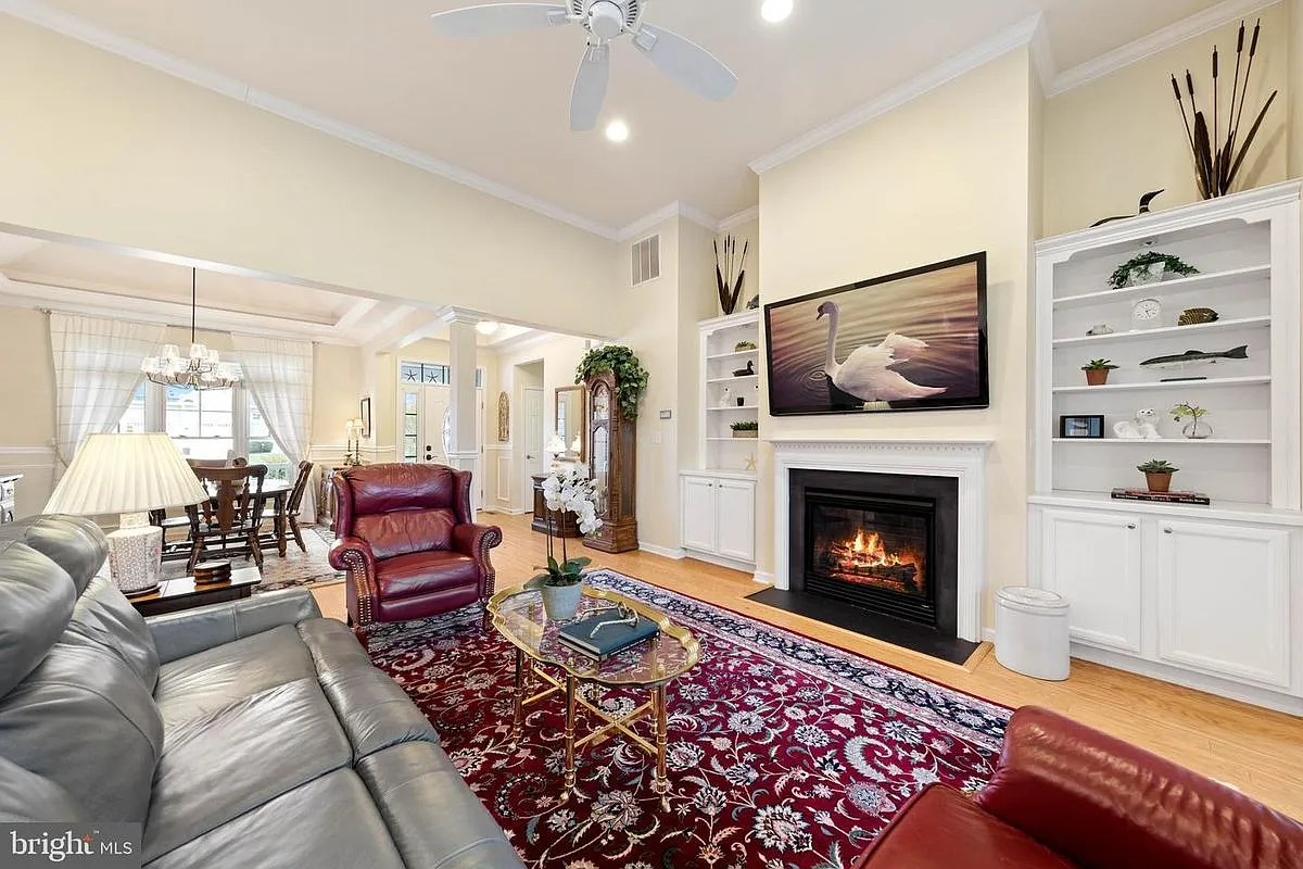 4 bed, 3.5 bath, 2846 sqft, $3,300 — Photo 4