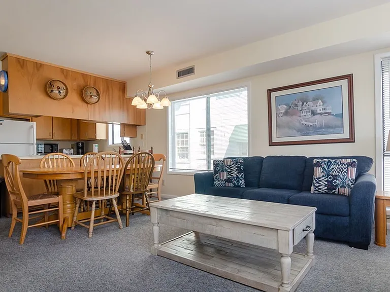 13 E Henderson St #2 — Photo 7
