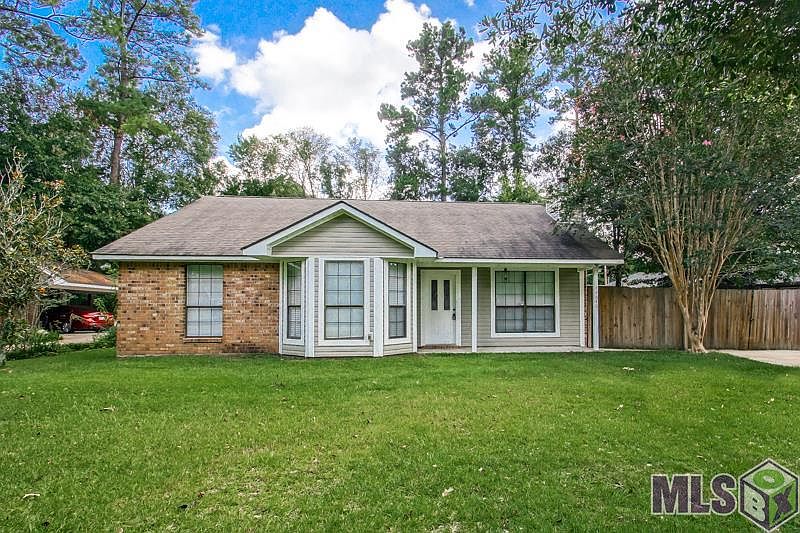 1st image of 44540 Lakewood Dr