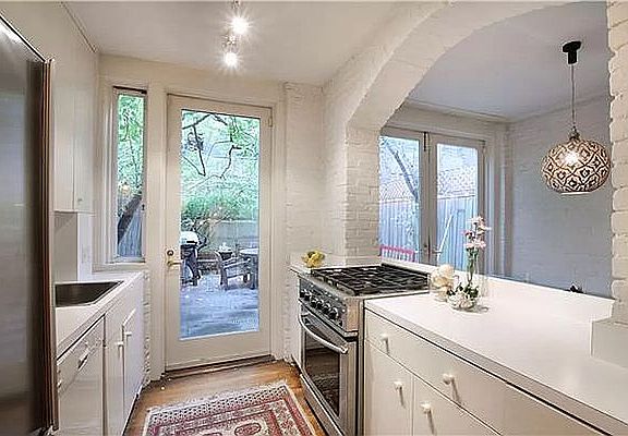 5th image of 155 W 82nd St #1A