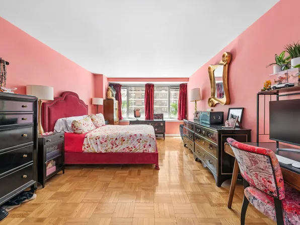 315 West 70th Street image 1 of 5