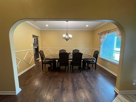4th image of 11014 Houston Dr