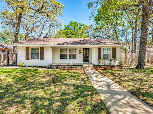 2110 Westchester Dr, Haltom City, TX 76117