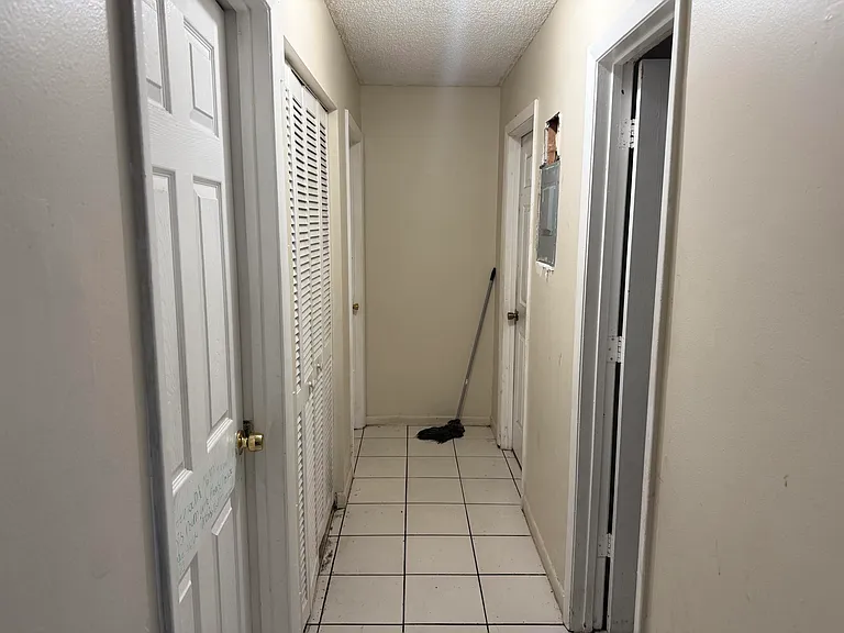 7824 Pembroke Rd — Photo 8