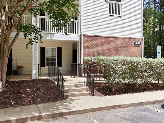 3rd image of 1801 Trailwood Heights Ln