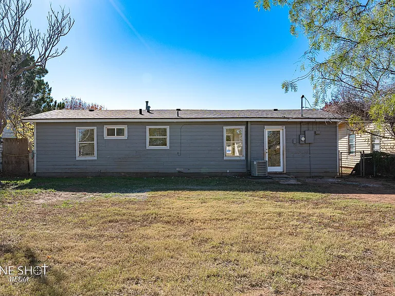 5226 Questa Dr — Photo 34