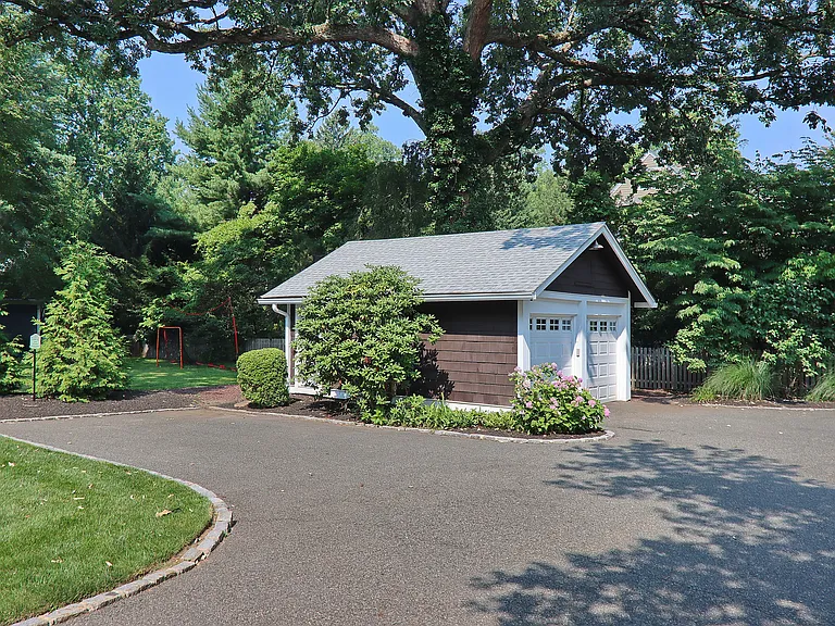263 Walnut St #1 — Photo 31
