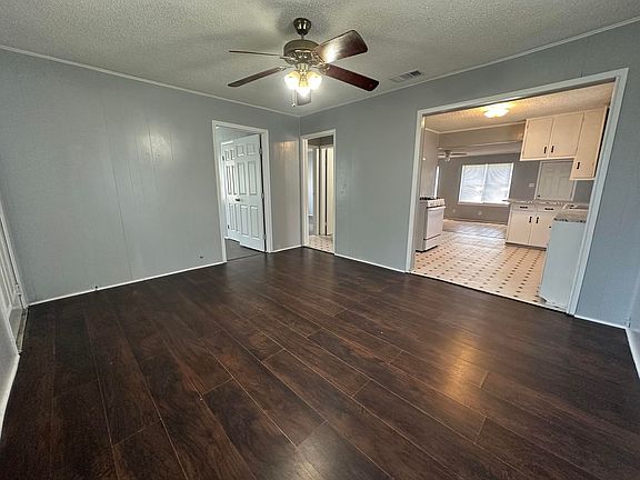 3rd image of 1213 Kilgore Ln