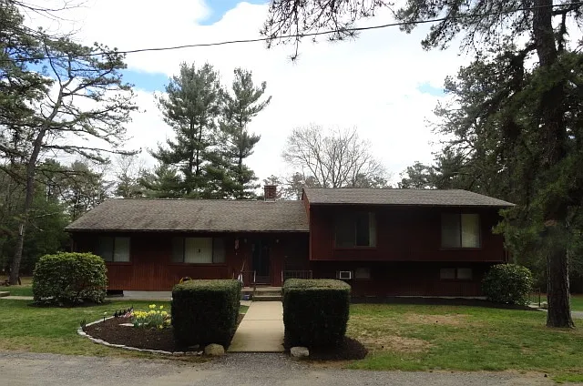 1231 Hill Farm Rd — Photo 1