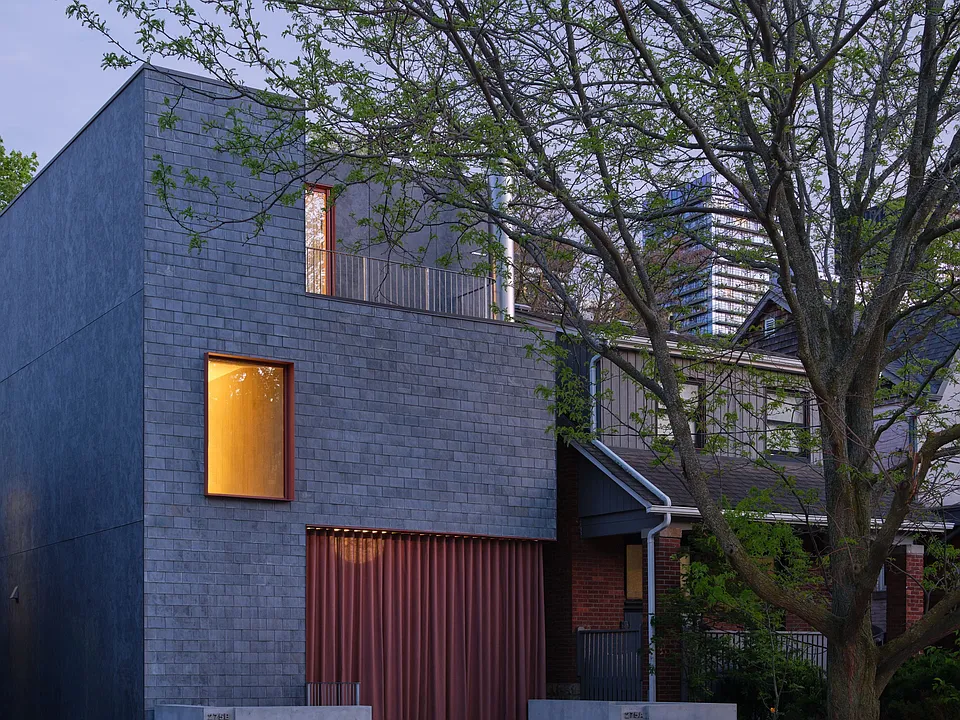 275 Keewatin Ave
