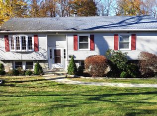 19 Tamarack Dr, Cortlandt Manor, NY 10567