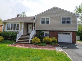 166 12th St, Cresskill, NJ 07626