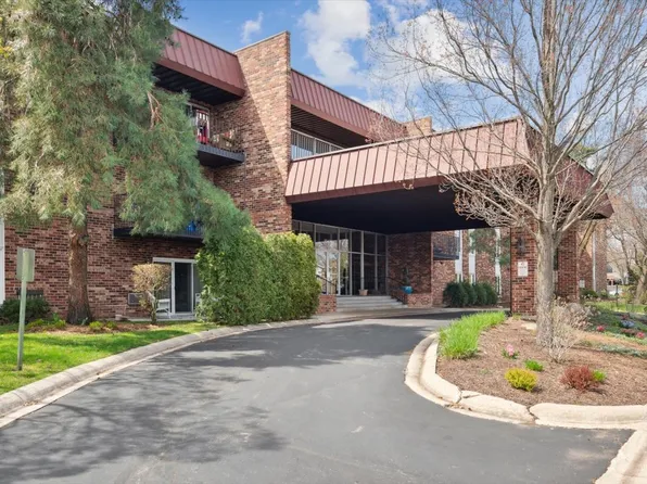 1041 W Ogden Ave APT 331, Naperville, IL 60563