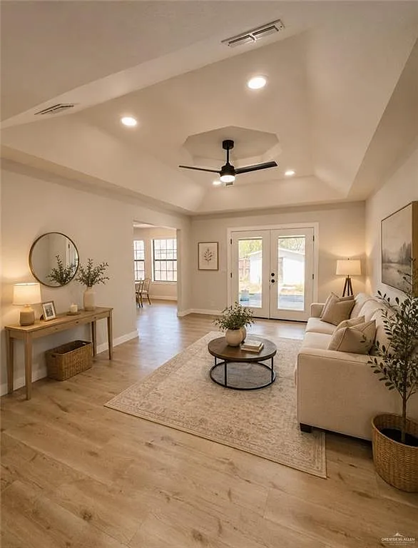 3 bed, 2.0 bath, 1420 sqft, $1,500 — Photo 2