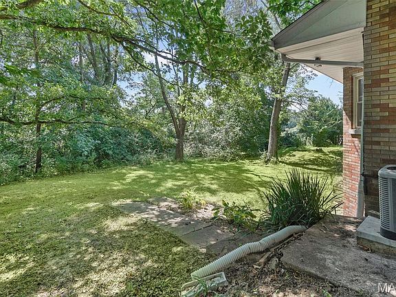 5th image of 3620 Bloomer Dr