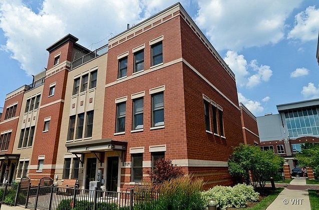 1st image of 1029 N Kingsbury St