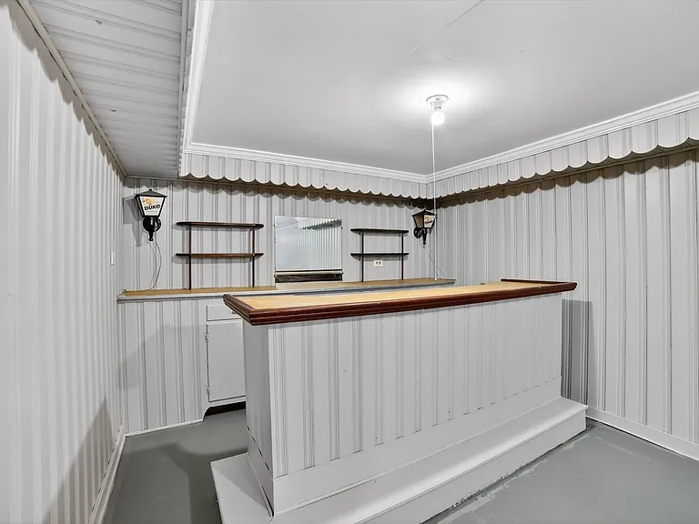 303 S Green Rd — Photo 27