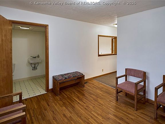 5th image of 5202 Teays Valley Rd