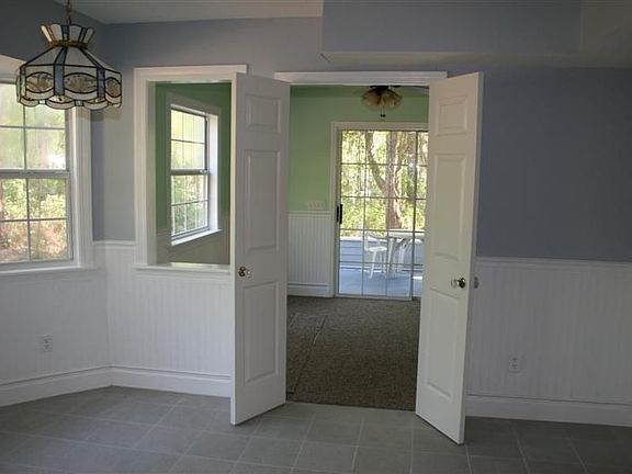 Breakfast Nook/Den