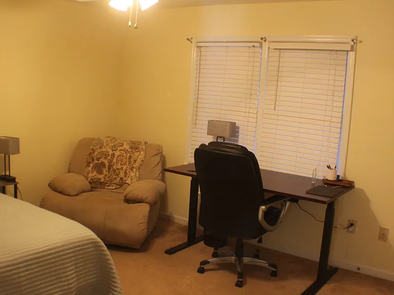 1515 S Lumpkin St #202 — Photo 6