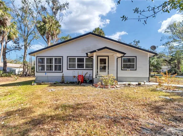 715 NE 12th Ter, Crystal River, FL 34428