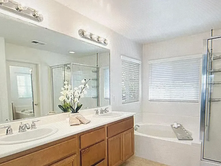 604 Allison Ln — Photo 3