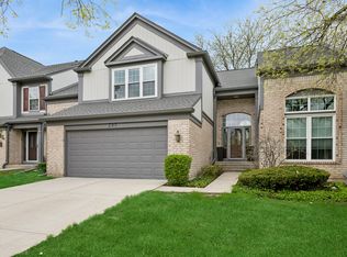 285 Lorraine Cir, Bloomingdale, IL 60108