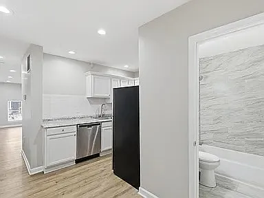 2429 Barclay St #1 — Photo 6