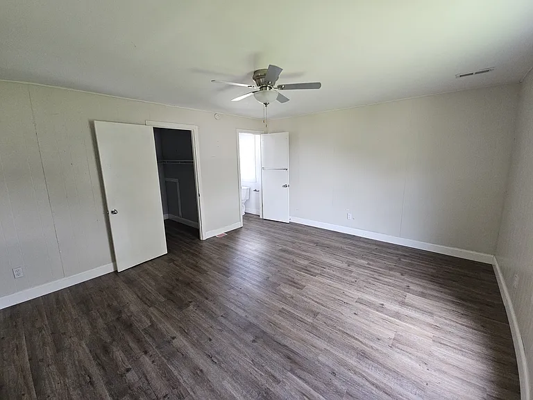 200 N Farmington Rd — Photo 8