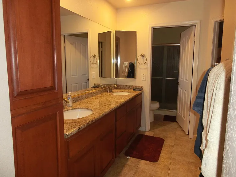 8646 W Rockwood Dr — Photo 12