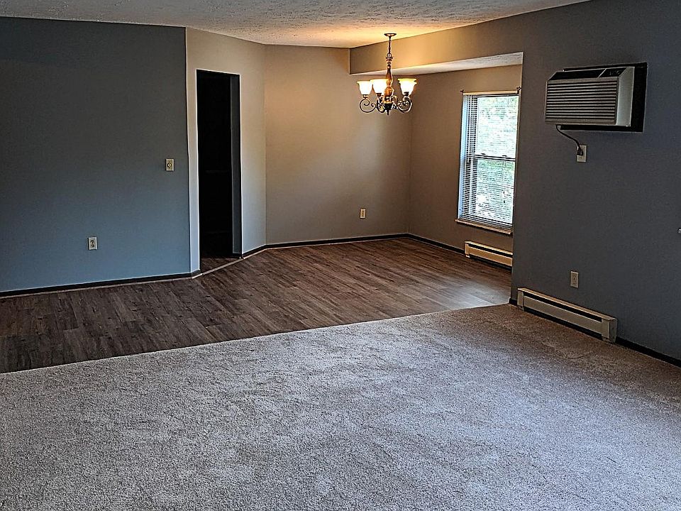 Living room- new carpet/new paint in whole unit