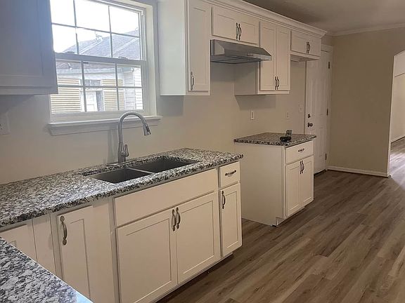 2nd image of 3265 Gulf St