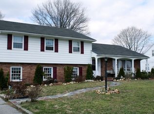 28 S Golfwood Ave, Carneys Pt, NJ 08069