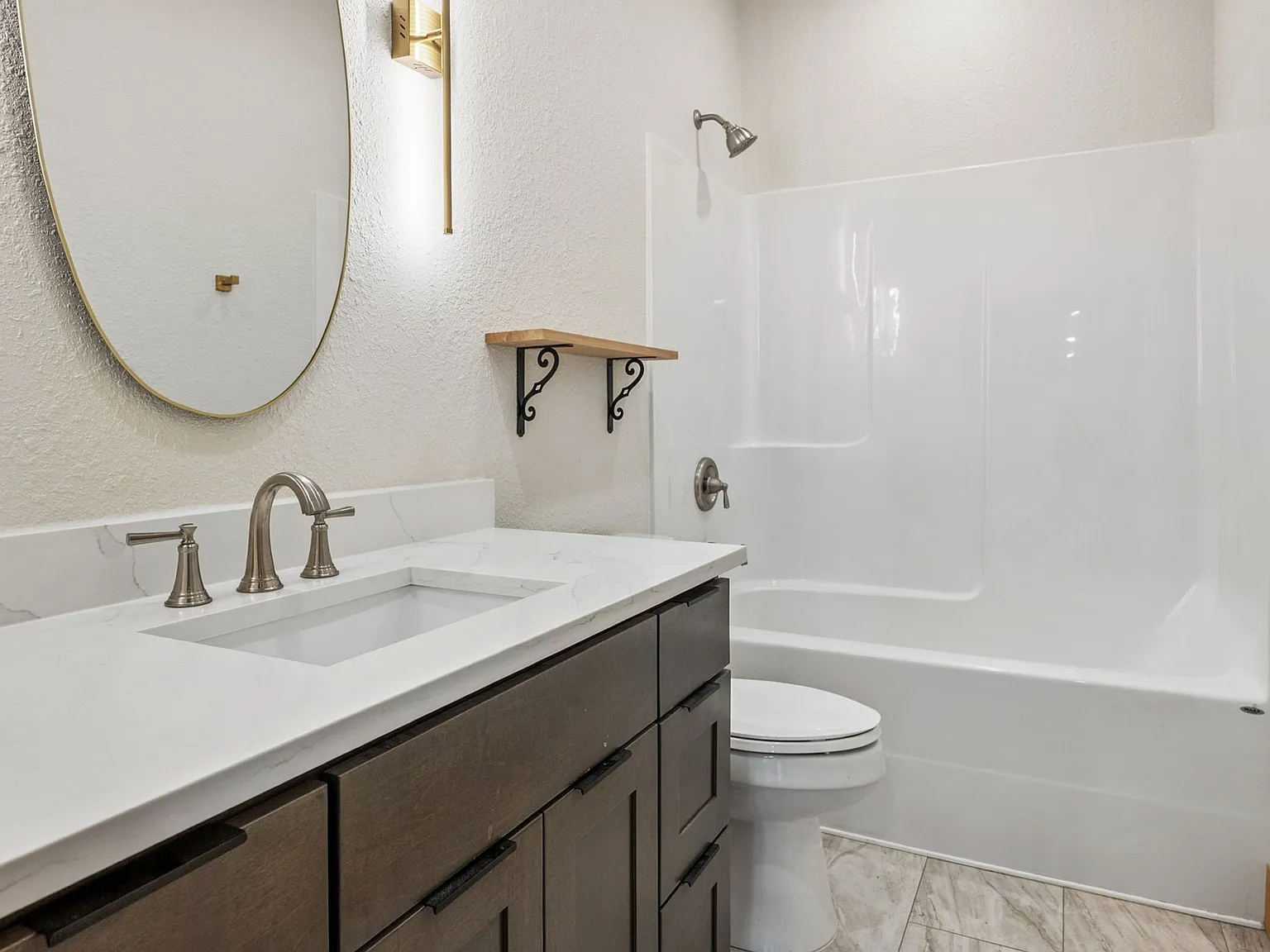 4 bed, 3.5 bath, 3600 sqft, $3,200 — Photo 3