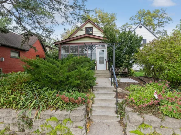 727 Butternut Ave, Saint Paul, MN 55102