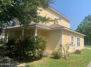 105 Earle Taylor Ln, Ocean Springs, MS 39564