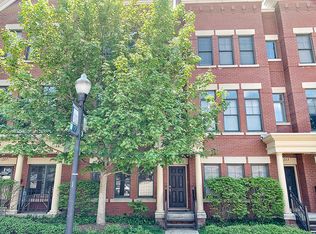 215 Prairie St #123, Elgin, IL 60120