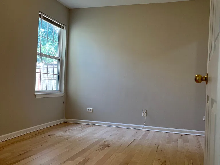 1303 Wyndham Dr — Photo 10