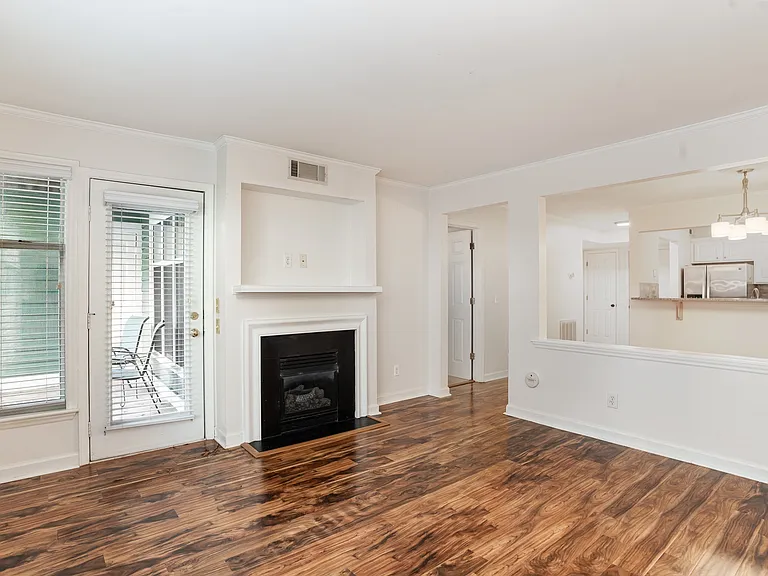 1211 Westview Ln #106 — Photo 1