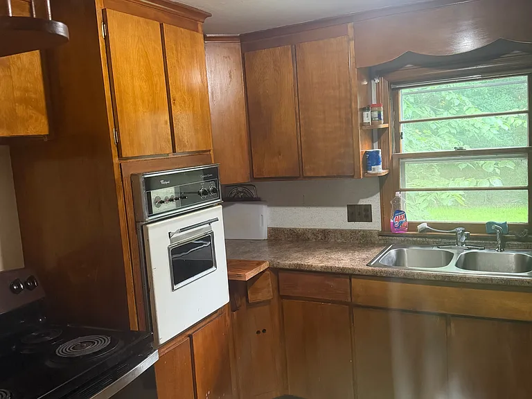 126 Valley Rd — Photo 13