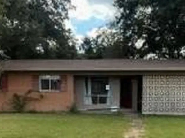 1501 Sylvester St, Abbeville, LA 70510