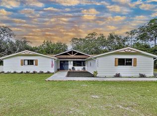 9555 Lakeview Dr, New Port Richey, FL 34654