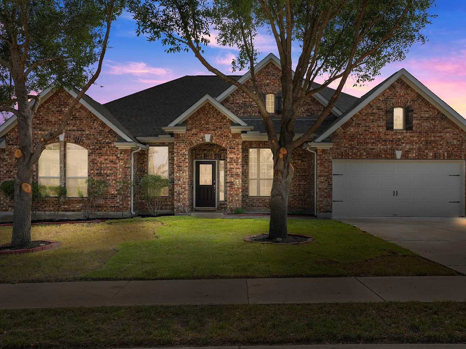 4 bed, 3.0 bath, 3035 sqft, $3,299 — Photo 1