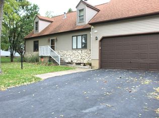 1145 Larson St, Paxton, IL 60957