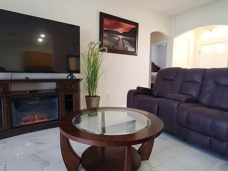 2323 Pan American Blvd — Photo 3